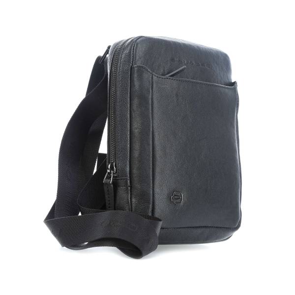 Piquadro BK SQUARE/Black  Сумка верт. с отдел. для iPad mini на ремне (17x23x5,5)