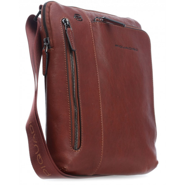 Piquadro BK SQUARE/Tobacco  Сумка верт. на ремне с отдел. д/iPad Air/Pro (23,5x27x4)