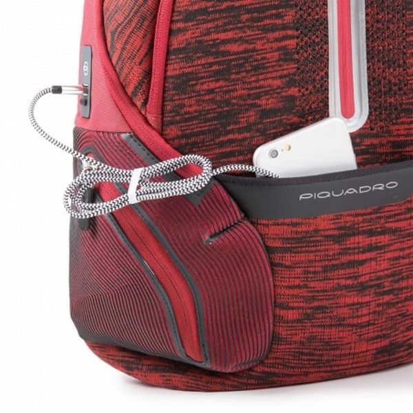 Piquadro COLEOS Active/Red Рюкзак с отдел. д/ноутбука 13"/iPad с USB/microUSB/чехол от дождя (28x37x15) Piquadro COLEOS Active/Red Рюкзак с отдел. д/ноутбука 13"/iPad с USB/microUSB/чехол от дождя (28x37x15)