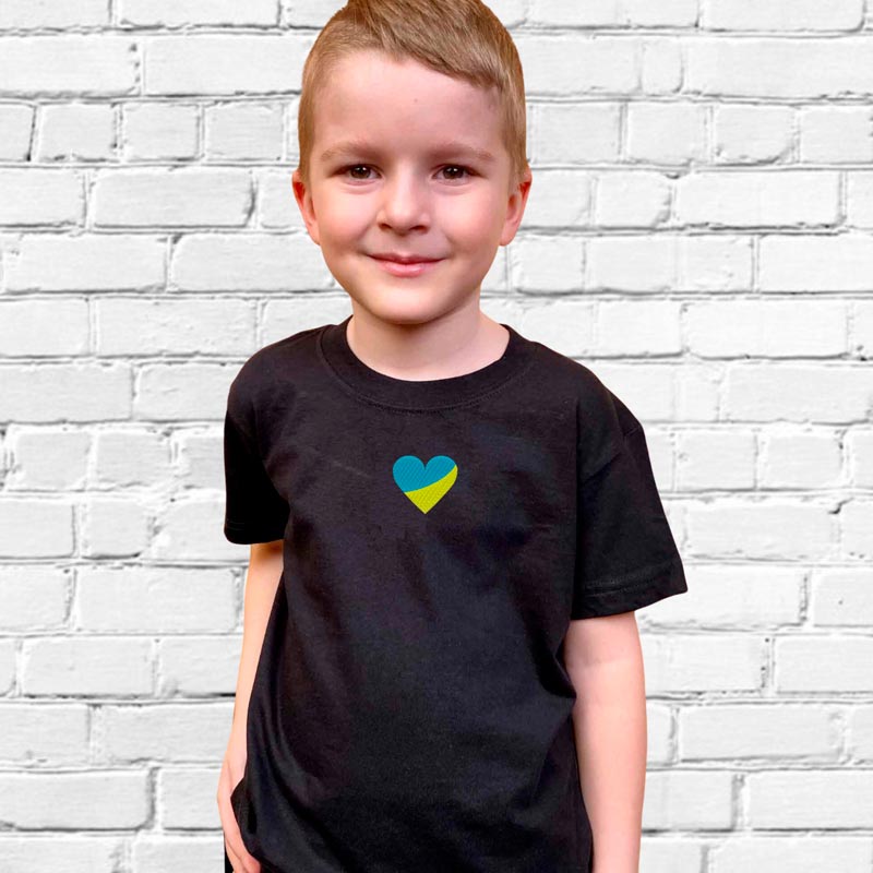 Без бренда Футболка з вишивкою сердце 01-3