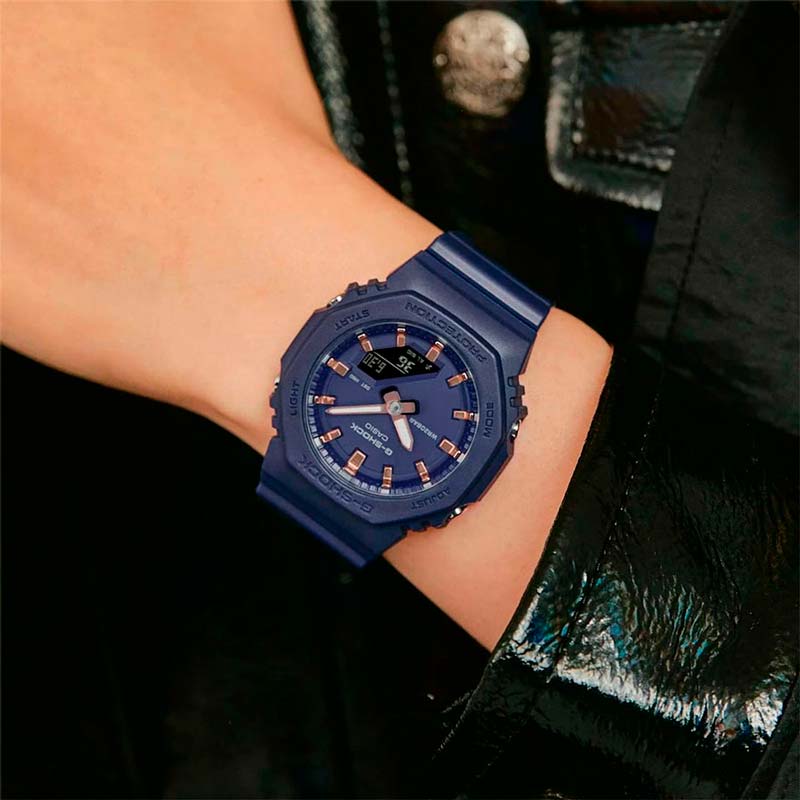 Casio GMA-P2100M-2AER Casio GMA-P2100M-2AER