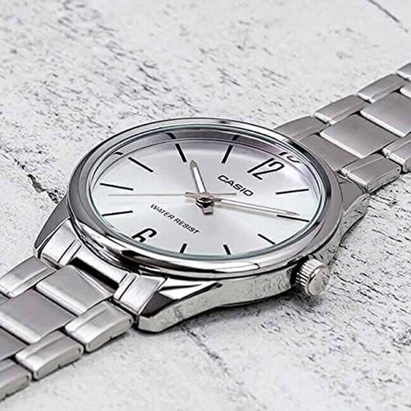 Casio LTP-V005D-7B Casio LTP-V005D-7B
