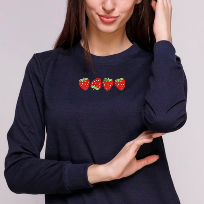 Без бренда Світшот легкий з вишивкою полуниця 02-2