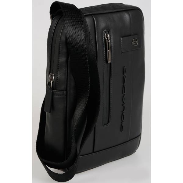 Piquadro URBAN/Blue  Сумка верт. на ремне с отдел. д/iPad Air/Pro (21x27x6)